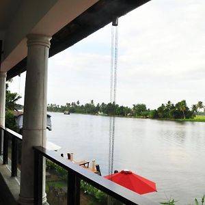 Deluxe Double or Twin Room Lake View Spa